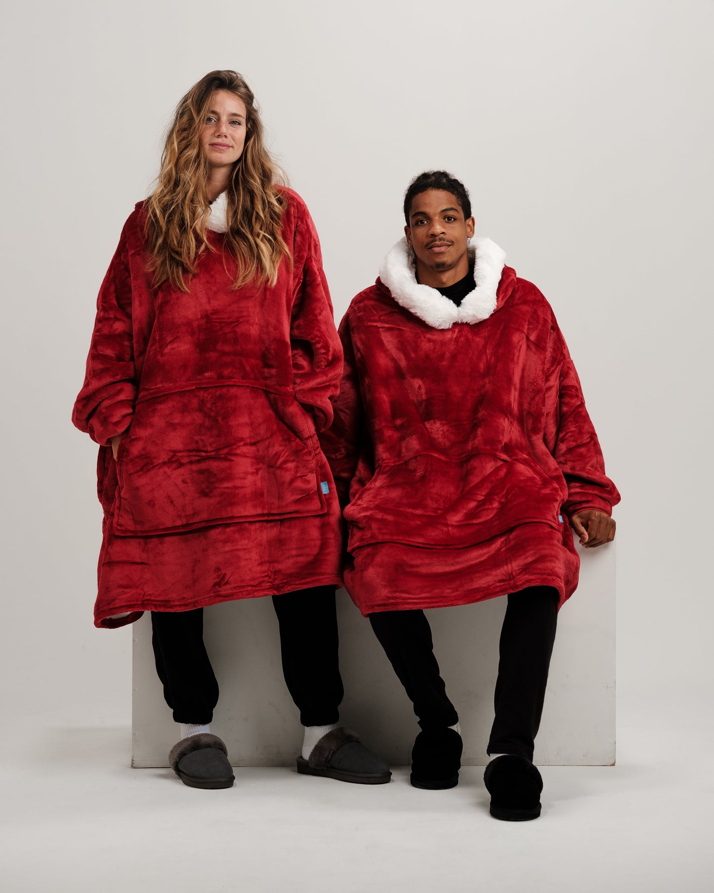 Fillena Furlined Hoodie Blanket - Red