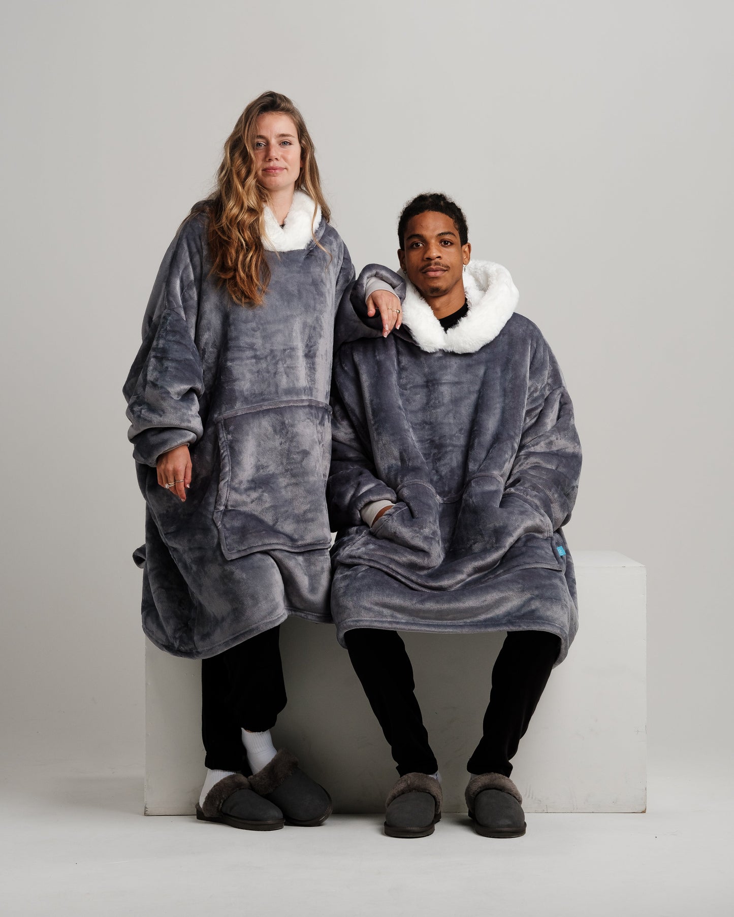 Fillena Furlined Hoodie Blanket - Grey